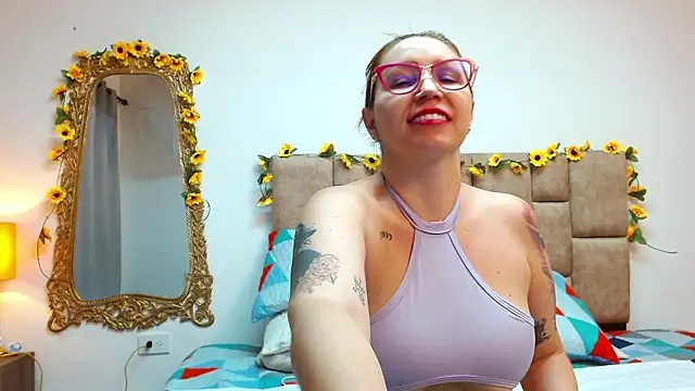 Snapshot of IsisDuzan chatting on 5, 12, 2024 IsisDuzan online show from 5, 12, 2024