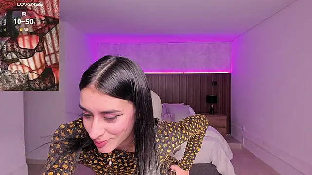 Snapshot of karlaa_james chatting on 3, 12, 2025 karlaa james online show from 3, 12, 2025