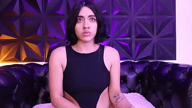 Snapshot of KasiaNoir_ chatting on 2, 12, 2025 KasiaNoir online show from 2, 12, 2025