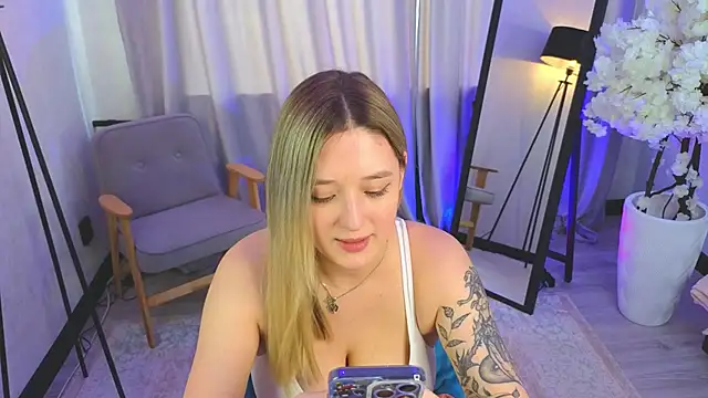 Snapshot of JessRosen chatting on 8, 3, 2025 JessRosen online show from 8, 3, 2025