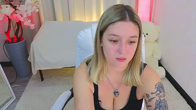 Snapshot of JessRosen chatting on 27, 11, 2025 JessRosen online show from 27, 11, 2025