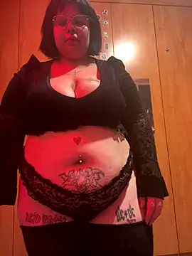 CrisyFerreira online show from 16, 10, 2025