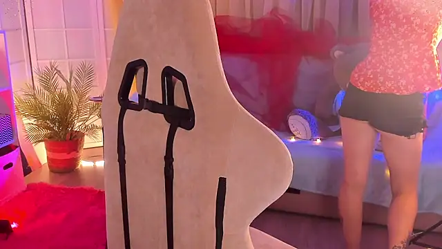 April o Nill online show from 18, 9, 2025