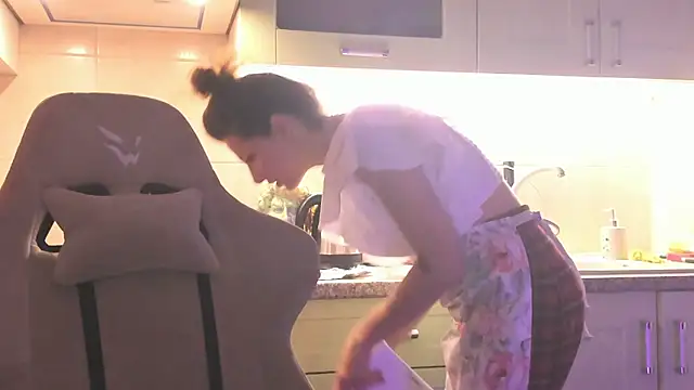 April o Nill online show from 20, 12, 2025