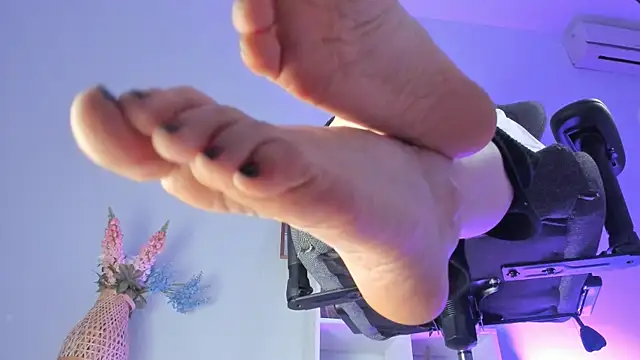 LylithSkye online show from 16, 2, 2025