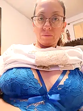 Snapshot of miss_hanna07 chatting on 28, 10, 2025 miss hanna07 online show from 28, 10, 2025