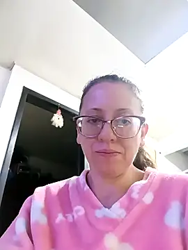 Snapshot of miss_hanna07 chatting on 13, 11, 2025 miss hanna07 online show from 13, 11, 2025