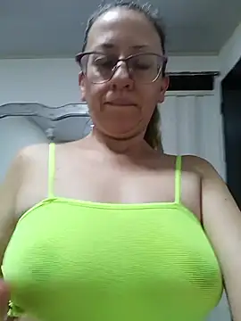 Snapshot of miss_hanna07 chatting on 17, 11, 2025 miss hanna07 online show from 17, 11, 2025