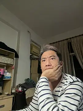 YuHsuant online show from 30, 1, 2025