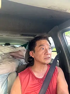 YuHsuant online show from 28, 9, 2025