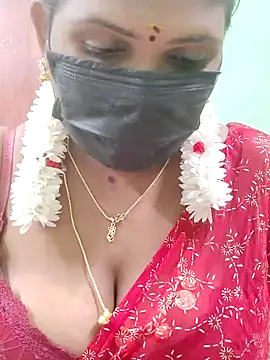 Snapshot of malliga98 chatting on 8, 11, 2025 malliga98 online show from 8, 11, 2025