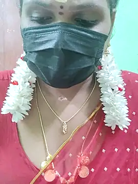 Snapshot of malliga98 chatting on 25, 11, 2025 malliga98 online show from 25, 11, 2025