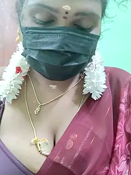 Snapshot of malliga98 chatting on 28, 11, 2025 malliga98 online show from 28, 11, 2025