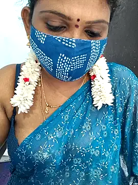 Snapshot of malliga98 chatting on 15, 12, 2025 malliga98 online show from 15, 12, 2025