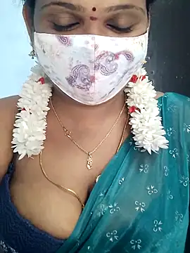 Snapshot of malliga98 chatting on 17, 12, 2025 malliga98 online show from 17, 12, 2025