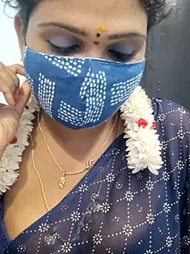 Snapshot of malliga98 chatting on 18, 12, 2025 malliga98 online show from 18, 12, 2025