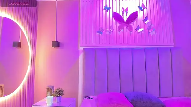 Snapshot of diosa_cristal chatting on 18, 10, 2025 diosa cristal online show from 18, 10, 2025