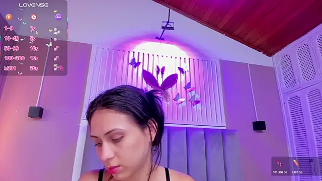 Snapshot of diosa_cristal chatting on 23, 11, 2025 diosa cristal online show from 23, 11, 2025