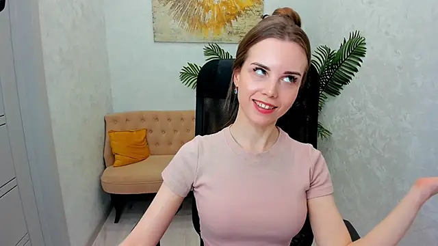 Snapshot of MileyWings chatting on 12, 3, 2025 MileyWings online show from 12, 3, 2025