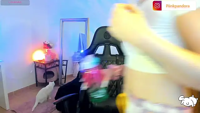 Piinkpandora online show from 27, 2, 2025