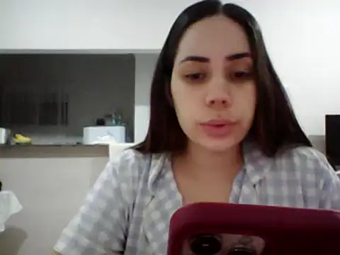 Julinha18 online show from 17, 12, 2024