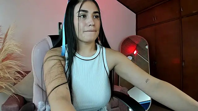 Snapshot of Alheli_16 chatting on 9, 11, 2025 Alheli 16 online show from 9, 11, 2025