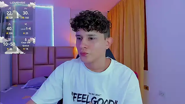 Snapshot of Nathan_Bluee chatting on 11, 12, 2024 Nathan Bluee online show from 11, 12, 2024