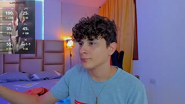 Snapshot of Nathan_Bluee chatting on 4, 2, 2025 Nathan Bluee online show from 4, 2, 2025