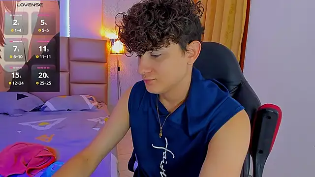 Snapshot of Nathan_Bluee chatting on 6, 2, 2025 Nathan Bluee online show from 6, 2, 2025