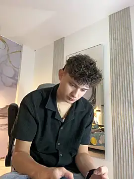 Snapshot of Nathan_Bluee chatting on 9, 9, 2025 Nathan Bluee online show from 9, 9, 2025