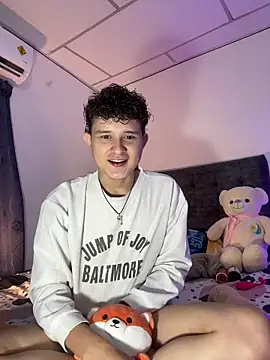 Snapshot of Nathan_Bluee chatting on 28, 10, 2025 Nathan Bluee online show from 28, 10, 2025