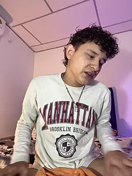 Snapshot of Nathan_Bluee chatting on 31, 10, 2025 Nathan Bluee online show from 31, 10, 2025