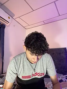 Snapshot of Nathan_Bluee chatting on 5, 11, 2025 Nathan Bluee online show from 5, 11, 2025