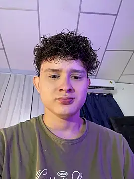 Snapshot of Nathan_Bluee chatting on 5, 12, 2025 Nathan Bluee online show from 5, 12, 2025