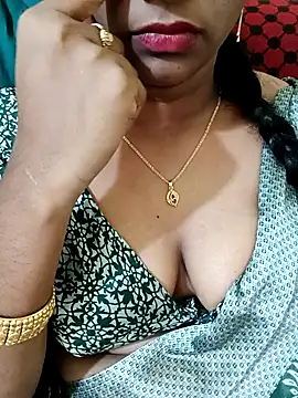 Snapshot of anisha91 chatting on 8, 3, 2025 anisha91 online show from 8, 3, 2025