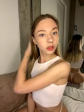 Snapshot of _urbestie_ chatting on 3, 10, 2025 urbestie online show from 3, 10, 2025