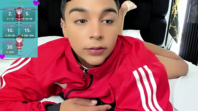 Snapshot of Seductivo_jr chatting on 20, 12, 2025 Seductivo jr online show from 20, 12, 2025