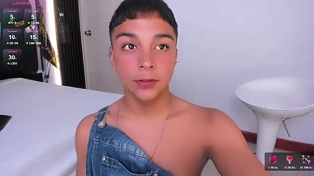 Snapshot of Seductivo_jr chatting on 15, 5, 2026 Seductivo jr online show from 15, 5, 2026