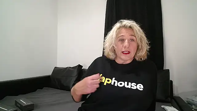 CamillaCreampie online show from 15, 10, 2025