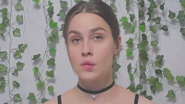 MiaNell online show from 28, 2, 2025