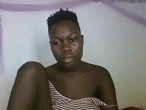 Snapshot of sexyqueen02 chatting on 11, 2, 2025 sexyqueen02 online show from 11, 2, 2025