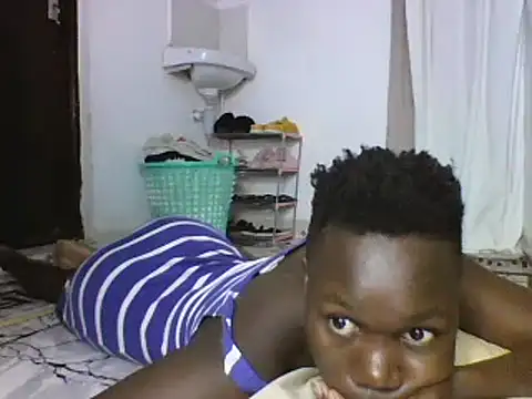 Snapshot of sexyqueen02 chatting on 14, 2, 2025 sexyqueen02 online show from 14, 2, 2025