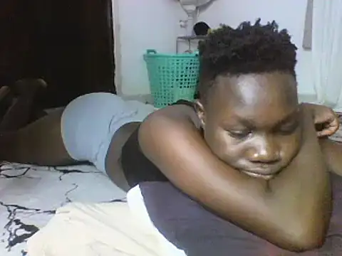 Snapshot of sexyqueen02 chatting on 20, 2, 2025 sexyqueen02 online show from 20, 2, 2025