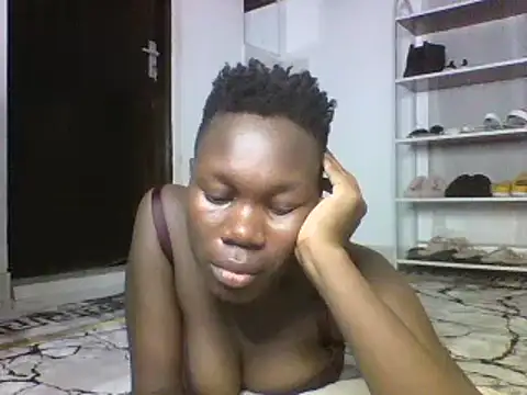 Snapshot of sexyqueen02 chatting on 28, 2, 2025 sexyqueen02 online show from 28, 2, 2025