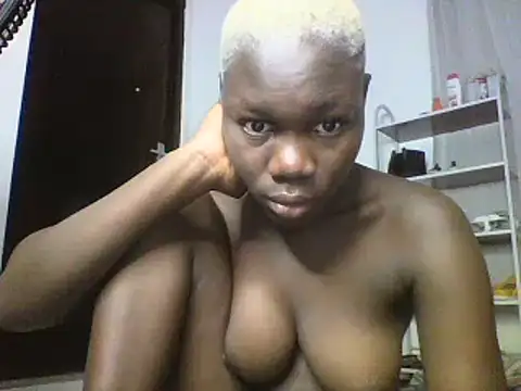 Snapshot of sexyqueen02 chatting on 2, 3, 2025 sexyqueen02 online show from 2, 3, 2025