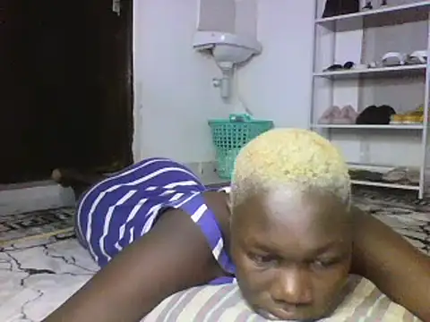 Snapshot of sexyqueen02 chatting on 3, 3, 2025 sexyqueen02 online show from 3, 3, 2025