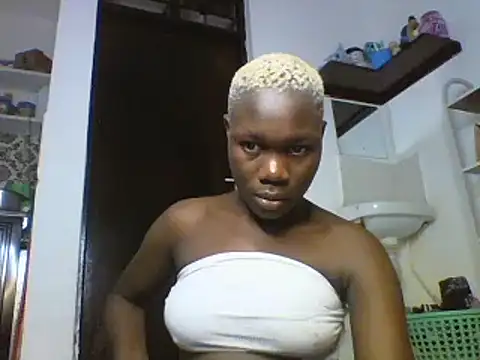 Snapshot of sexyqueen02 chatting on 18, 3, 2025 sexyqueen02 online show from 18, 3, 2025