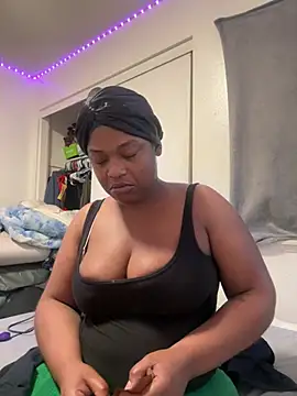 Prettynthick12 online show from 20, 6, 2026