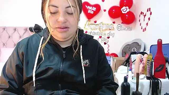 lanaqueen699 online show from 25, 2, 2025