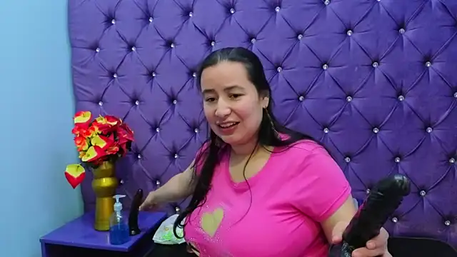 Snapshot of NaomyPrinces chatting on 6, 10, 2025 NaomyPrinces online show from 6, 10, 2025